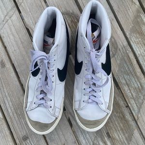Men’s Nike Blazer, Mid 77 Vintage, white black, size 9